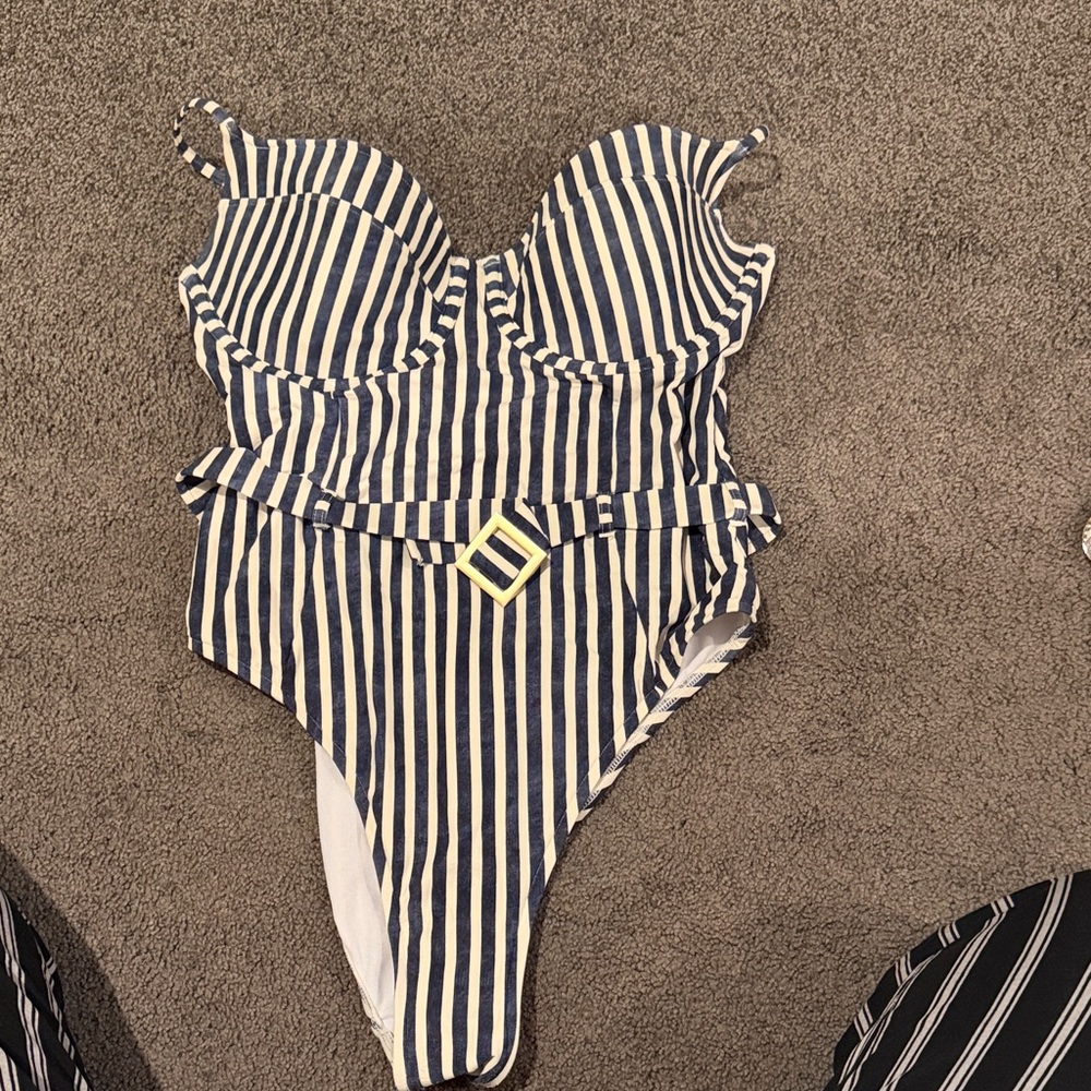 WeWoreWhat Navy and White Striped Swimsuit